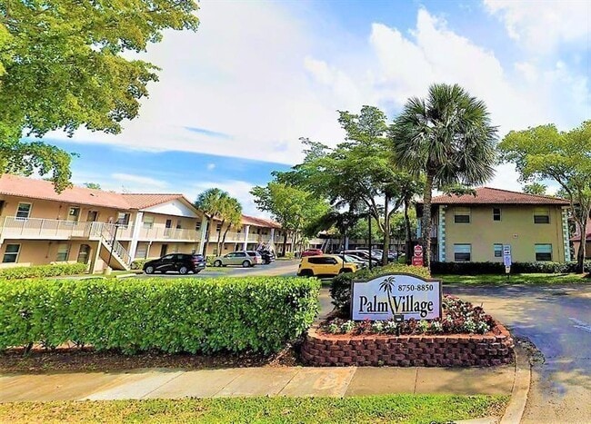 Building Photo - 8750 Royal Palm Blvd