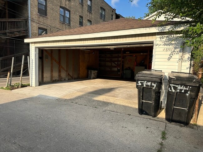 Building Photo - 5144 N Avers Ave