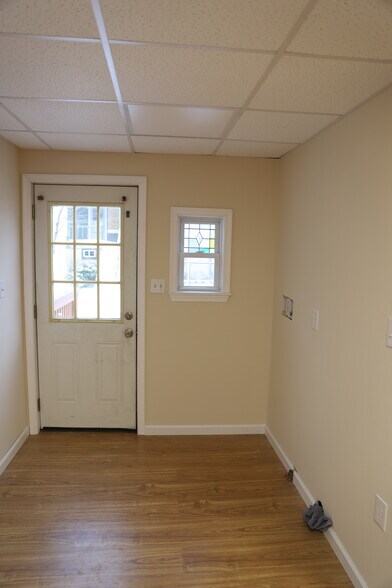Building Photo - 207 W Church St