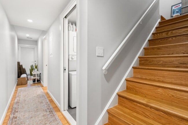 Building Photo - 1710 Summit Pl NW