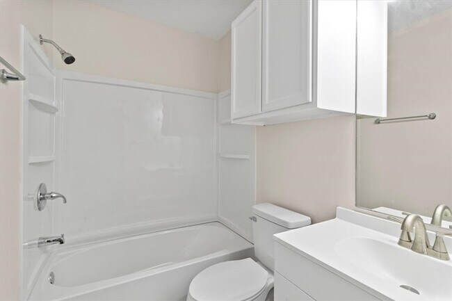 Building Photo - 806 Kalanchoe Ct