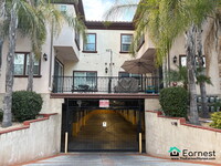 Building Photo - Luxury 4-Bedroom, 3 Bathroom Townhome in t...