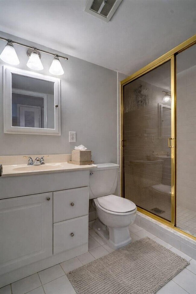 Building Photo - 4500 N Federal Hwy