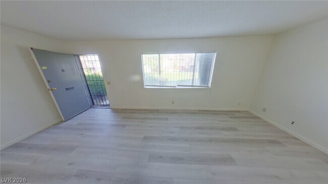 Building Photo - 210 Greenbriar Townhouse Way