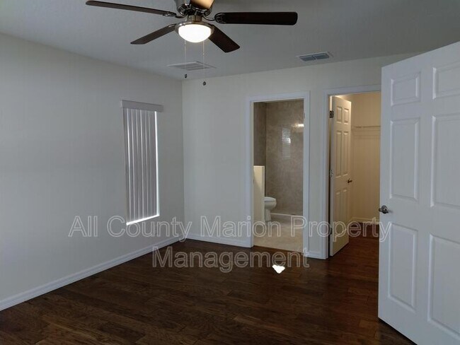 Building Photo - 4704 SW 143rd Loop