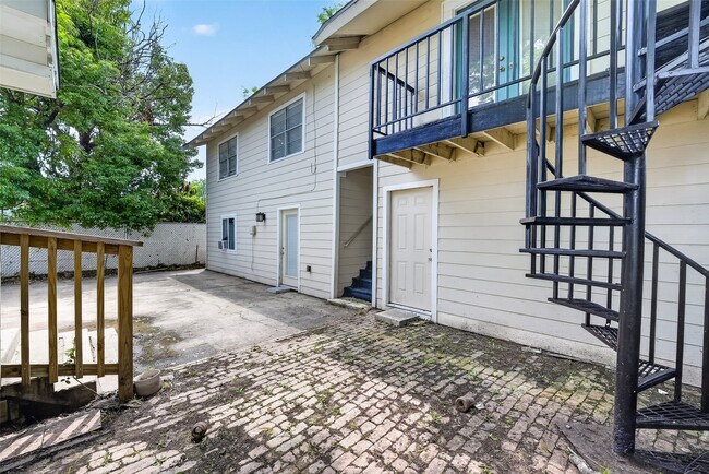 Building Photo - 6832 Avenue I