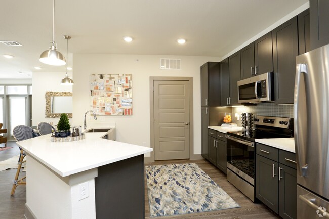 Building Photo - Up to 4 Weeks Free | Luxury 2-Bed in Conroe!