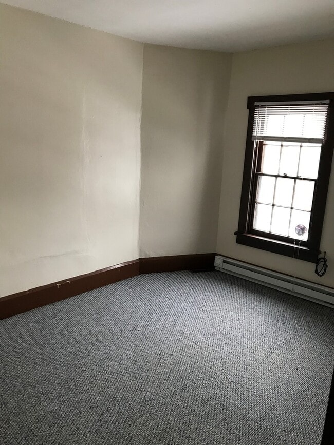 Building Photo - 318-322 East Howard Street