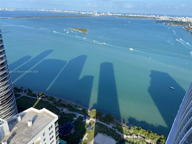 Building Photo - 1750 N Bayshore Dr