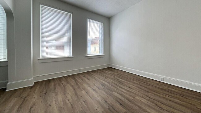 Building Photo - Studio ~ Coming August 2025