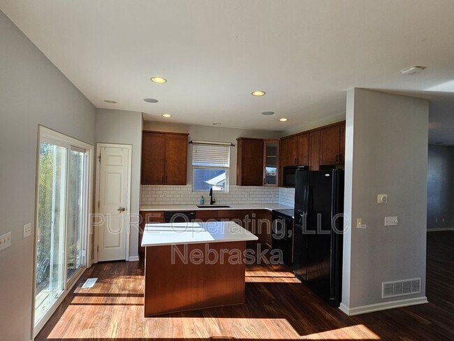 Building Photo - 20911 Cleveland St