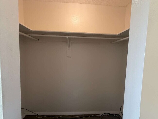 Building Photo - 2-bedroom, 2-bathroom residence located in Punta Gorda Isles