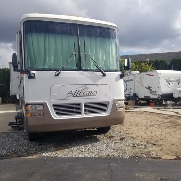 Building Photo - 218 W Carson St