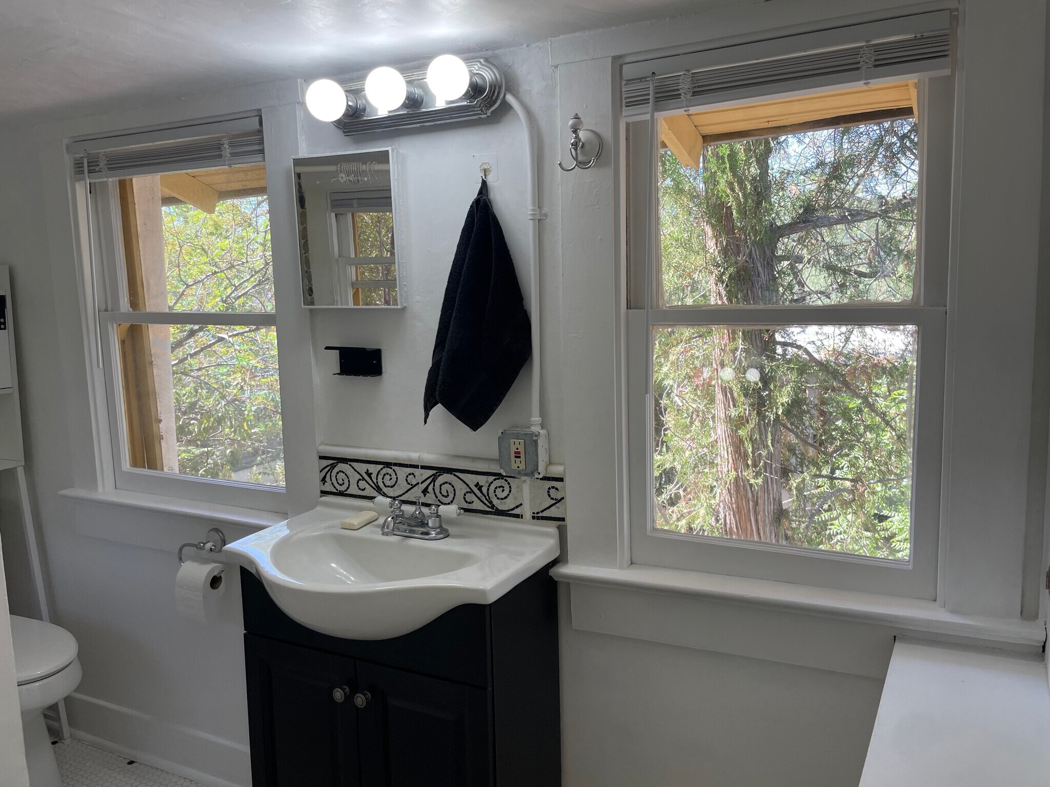 Bathroom - 333 E 15th St