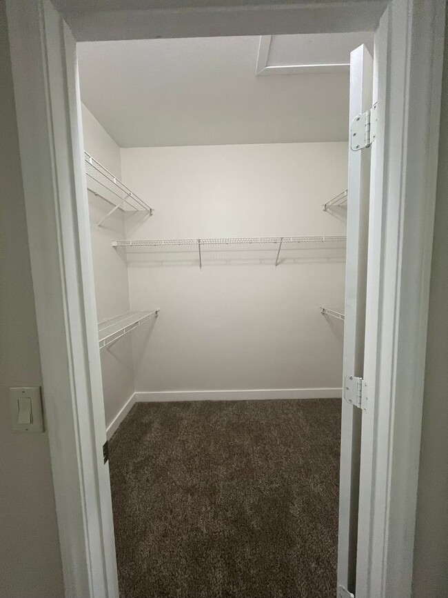 Building Photo - single story, 3 bed, 2 bath, 2 car garage in gated community in Summerlin
