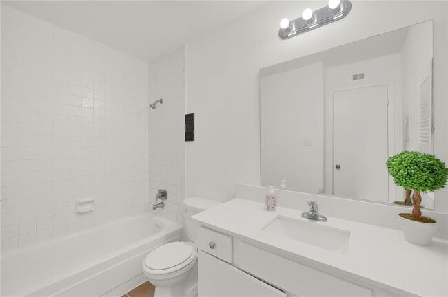 Building Photo - 8425 Hearth Dr