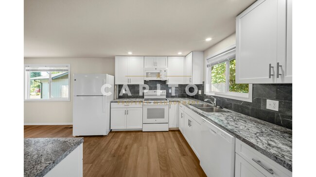 Building Photo - 6417 Congressional Dr SE