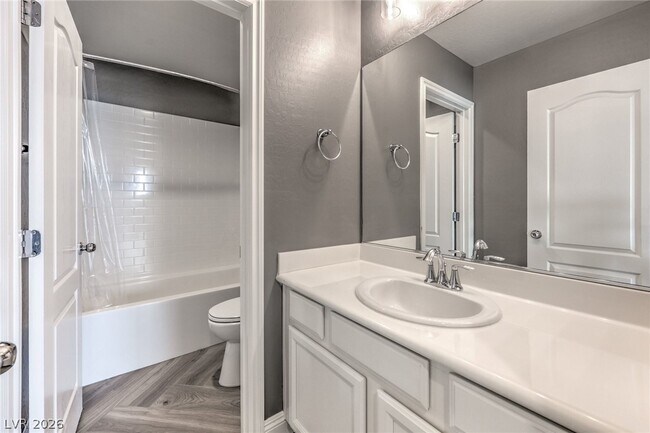 Building Photo - 12420 Pinetina St