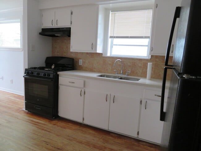 Building Photo - 5010 Walker St