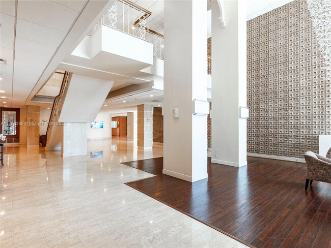 Building Photo - 2899 Collins Ave
