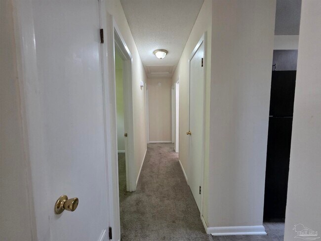 Building Photo - 4925 La Ceiba Dr