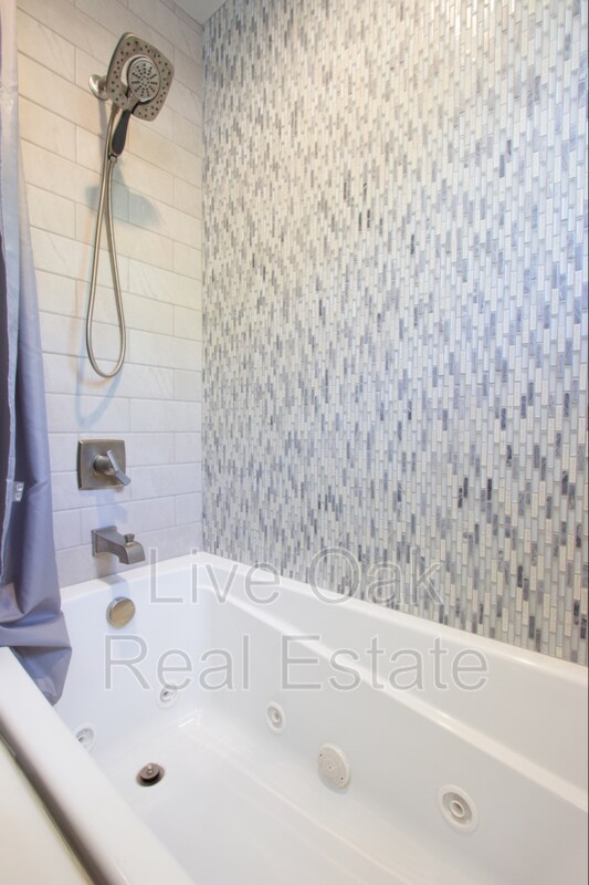 Building Photo - 501 Delaware Ave