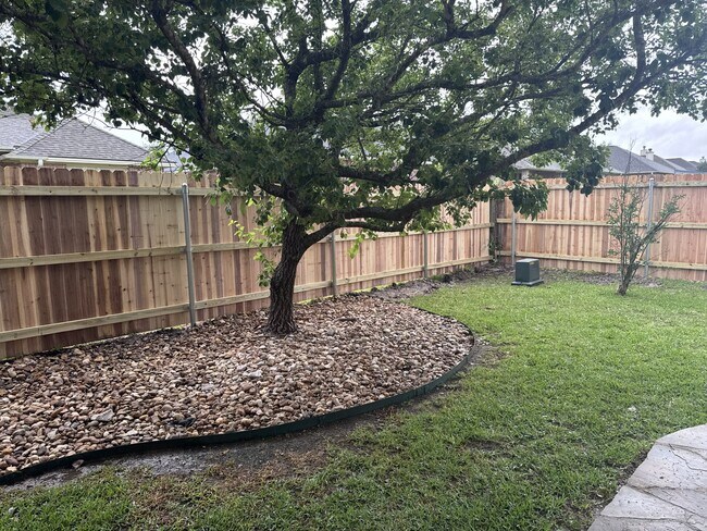 Building Photo - 8422 Alison Ave