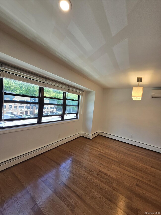 Building Photo - 240-36-240-70 70th Ave