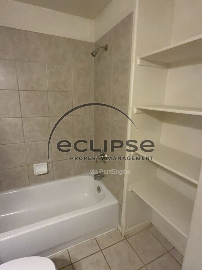 Building Photo - 497 Coronado Ct