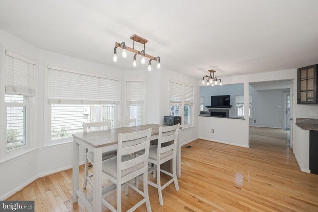 Building Photo - 6015 Good Lion Ct