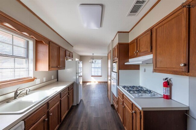Building Photo - 4448 Cunningham Dr