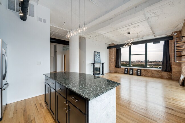 Building Photo - 1322 S Wabash Ave