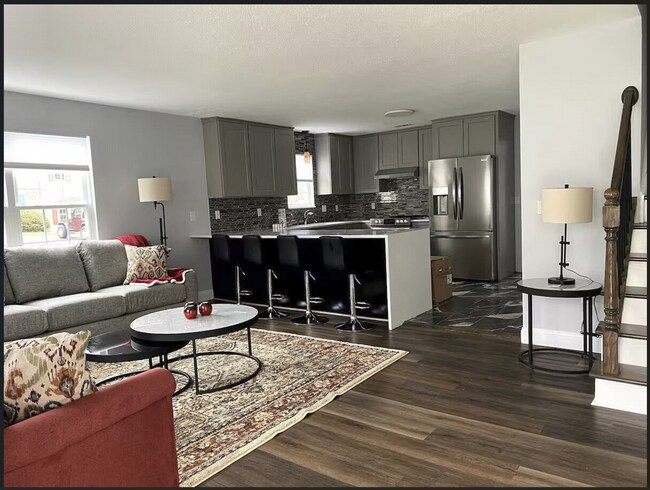 Building Photo - 3 Bedroom 3 Bathroom - Short Term Lease