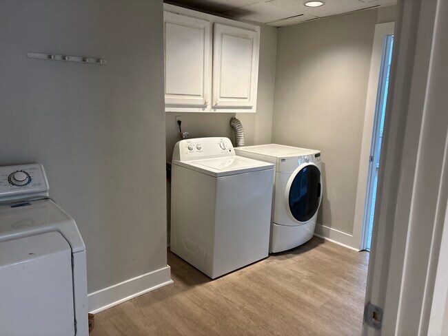 Building Photo - 3691 Ashford Dunwoody Rd NE