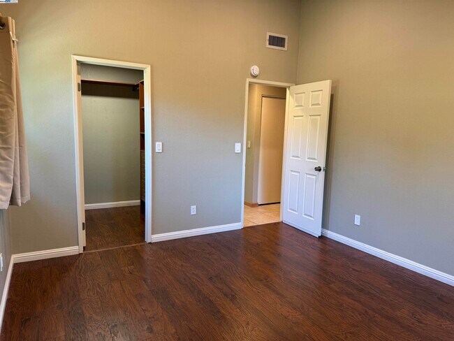 Building Photo - 7765 Canyon Meadows Cir