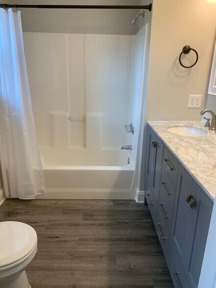 Primary Bathroom - 250 Bailey Mill Rd