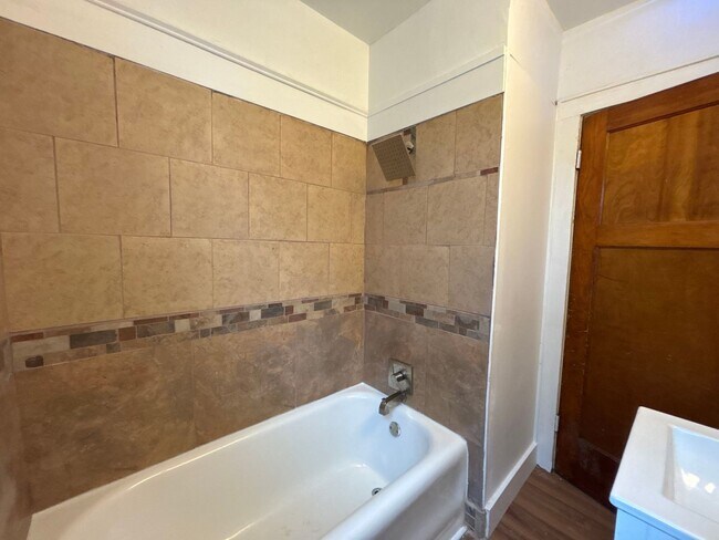 Building Photo - 4568 N 38th St