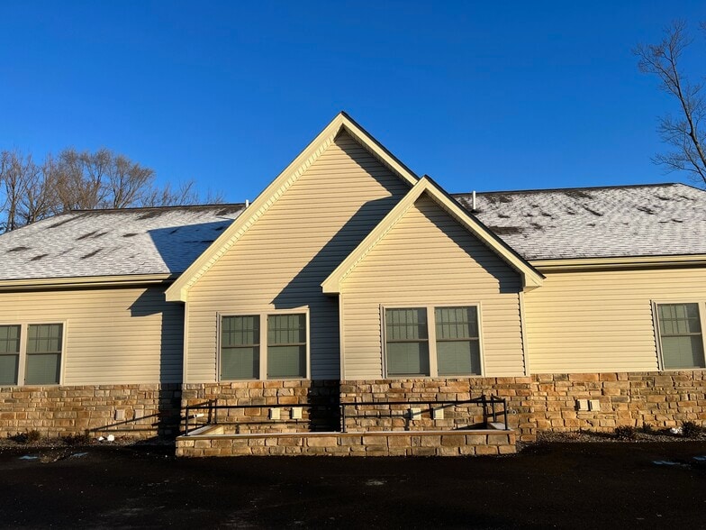 Primary Photo - 39 Arbor Ct