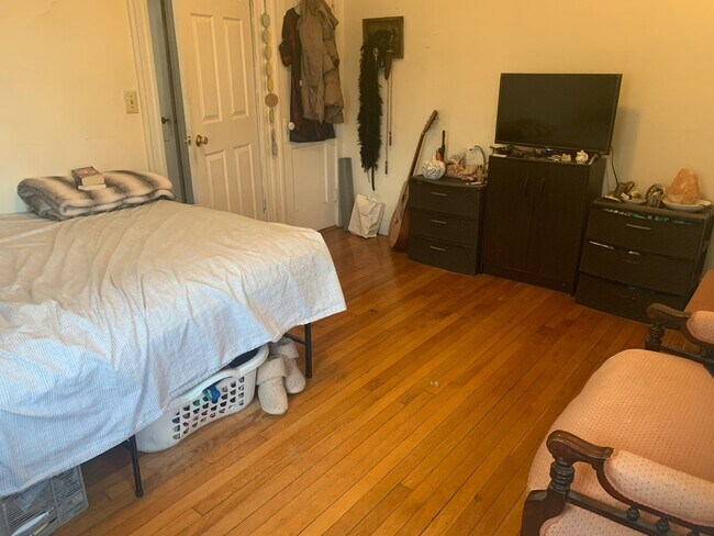 Building Photo - 19 Melvin Ave