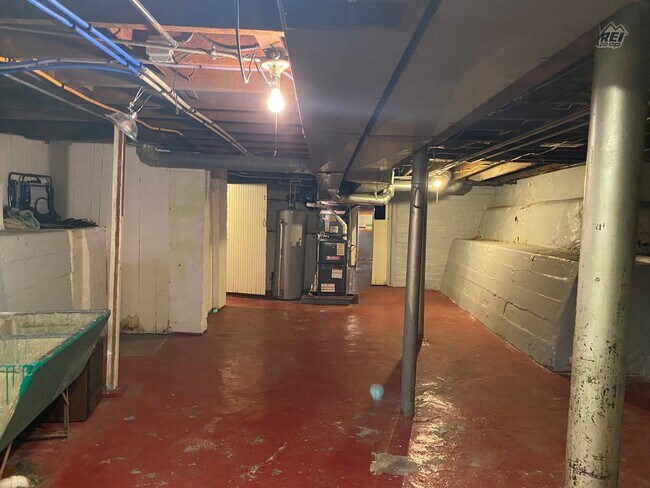 Building Photo - 717 5th Street