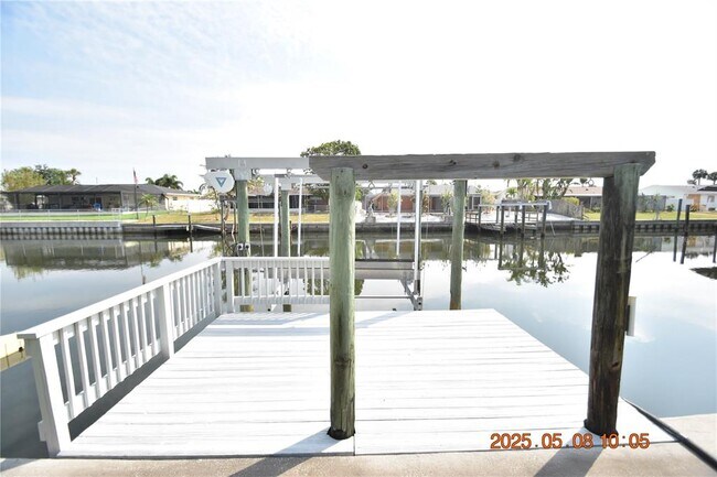 Building Photo - 1019 Spindle Palm Way