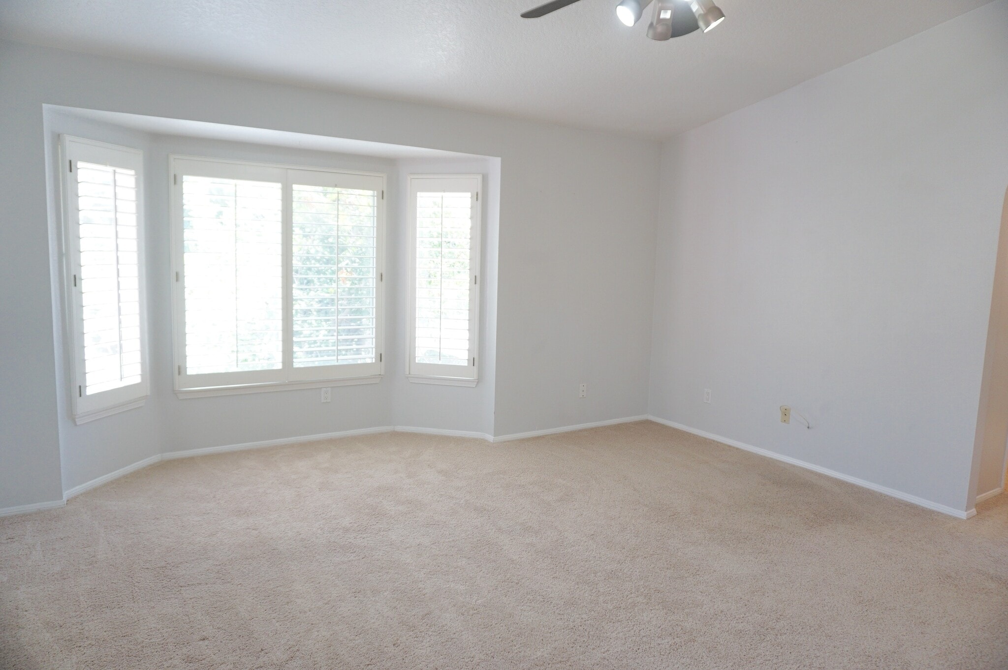 Building Photo - 12022 Falcon Crest Way