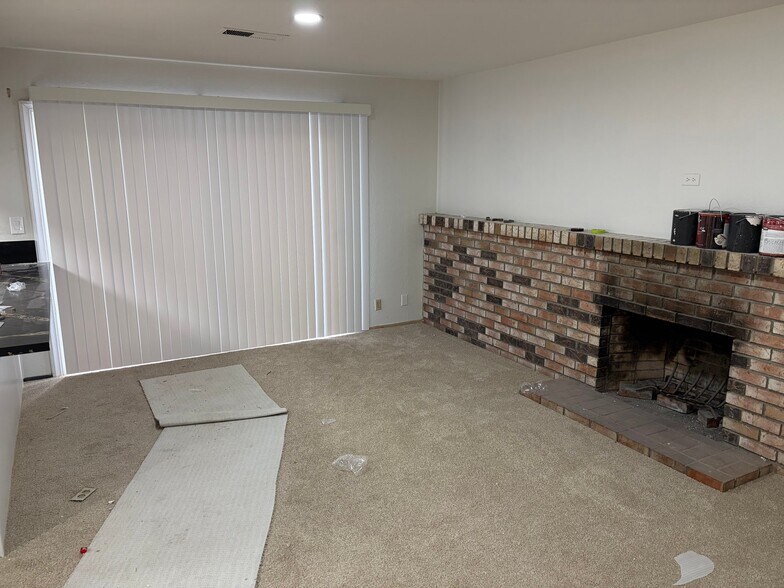 Building Photo - 717 Potomac Ct