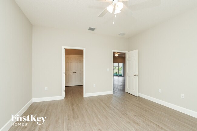 Building Photo - 515 Paigo St SE