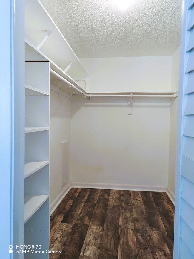 Building Photo - Rent to Own Bright 2B/1B Condo – St. Andrews Cove, Clearwater