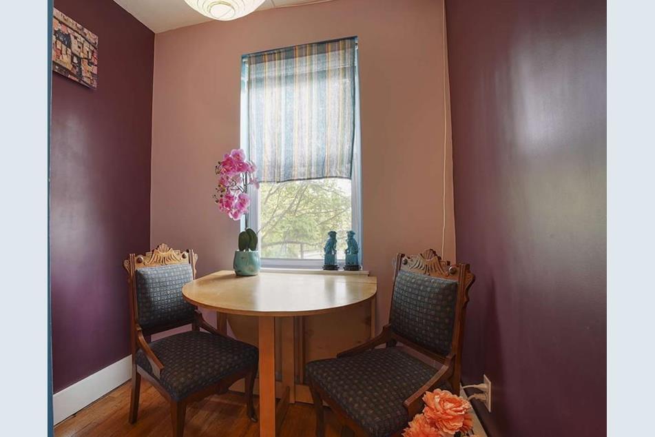 Building Photo - 28 Foch St