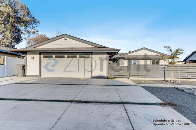 Building Photo - 9711 Pebble Beach Dr