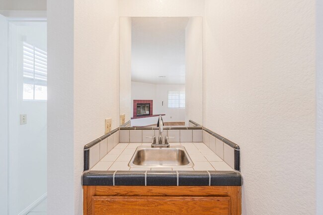 Building Photo - 1218 Portola Ave