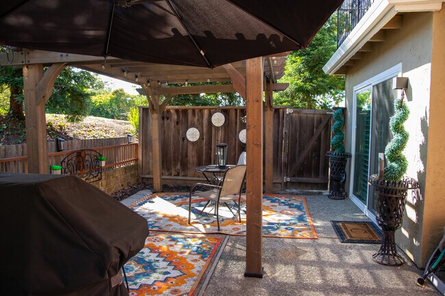 Building Photo - 1405 Kinross Ct