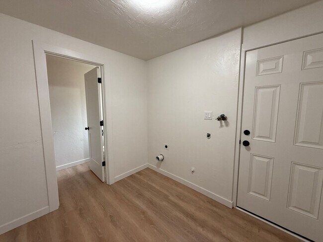 Building Photo - 4012so